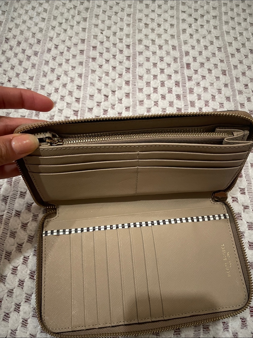 Henri Bendel Continental Zip-Around Wallet – Taupe/Tan - Picture 10 of 13